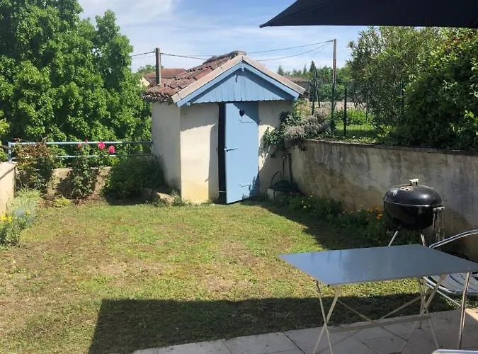 Au Petit Jasmin Casa de Férias Saint-Puy