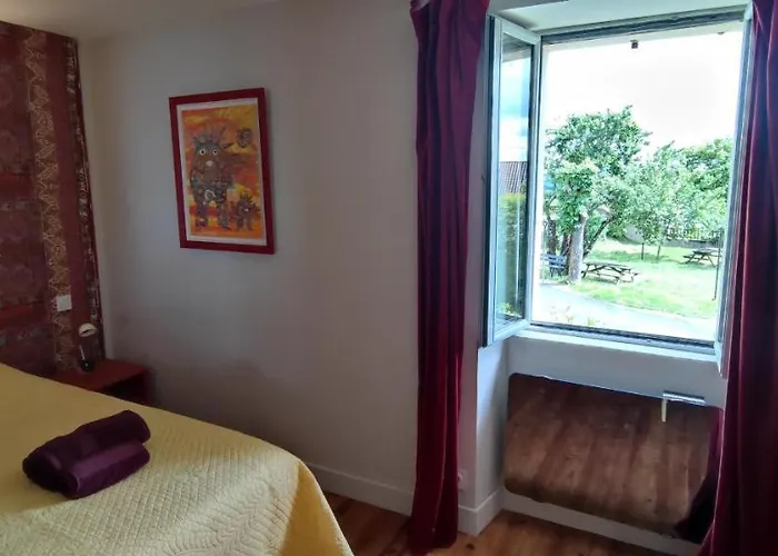 Au Petit Jasmin Casa de Férias Saint-Puy