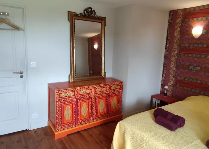 Au Petit Jasmin Casa de Férias Saint-Puy